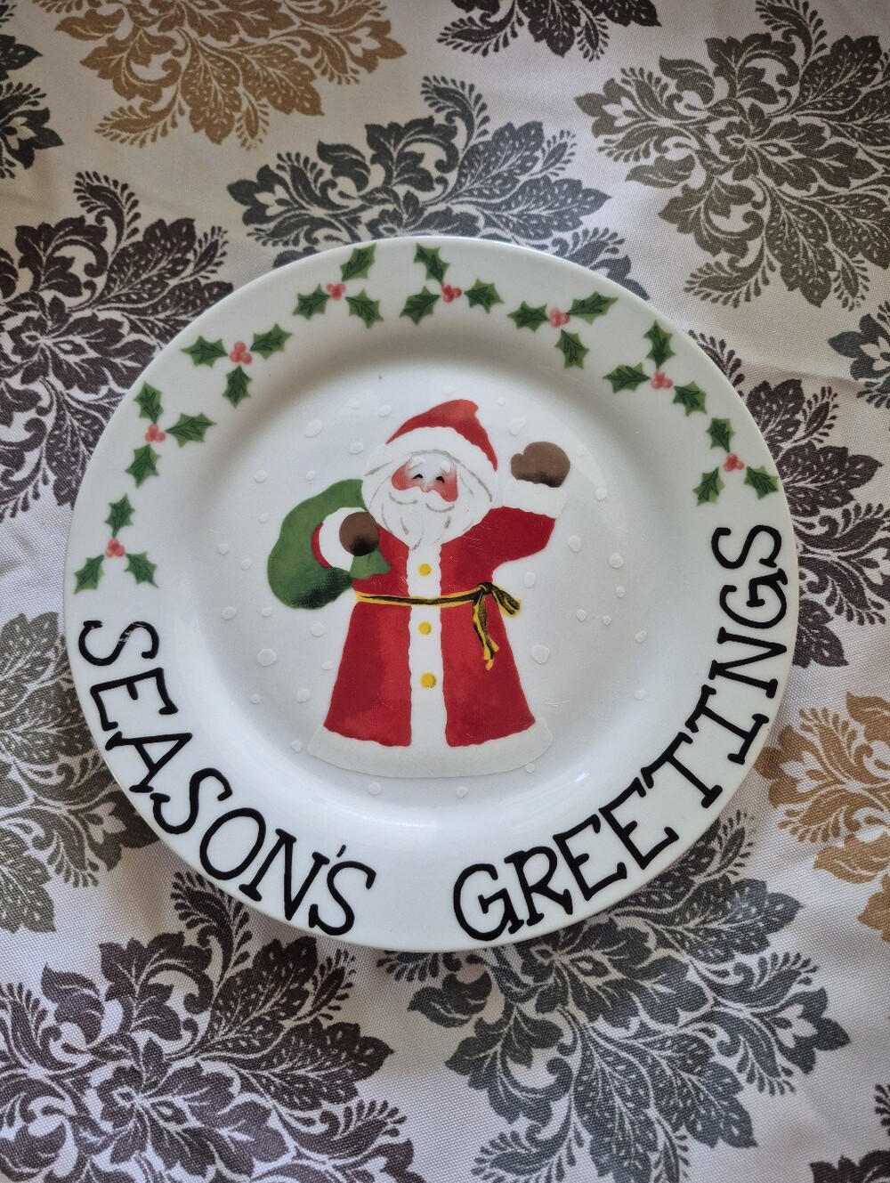 Vintage 1998 LTD Commodities Ceramic Christmas Hand-painted Santa Plate 9"